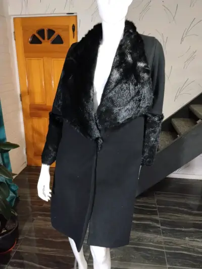 Abrigo Negro Zara talla XL - miniatura 3