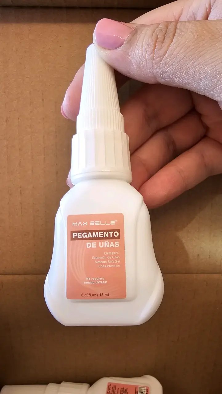 Pegamento de uñas Max Belle 15 ml