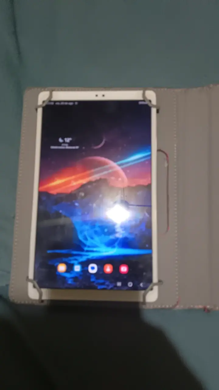 Tablet Samsung Galaxy Tab A7 Lite con funda - 2