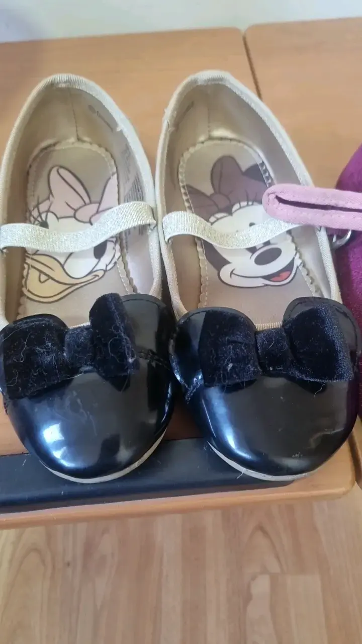 Zapatos de niña con diseño de Minnie y Daisy - 1