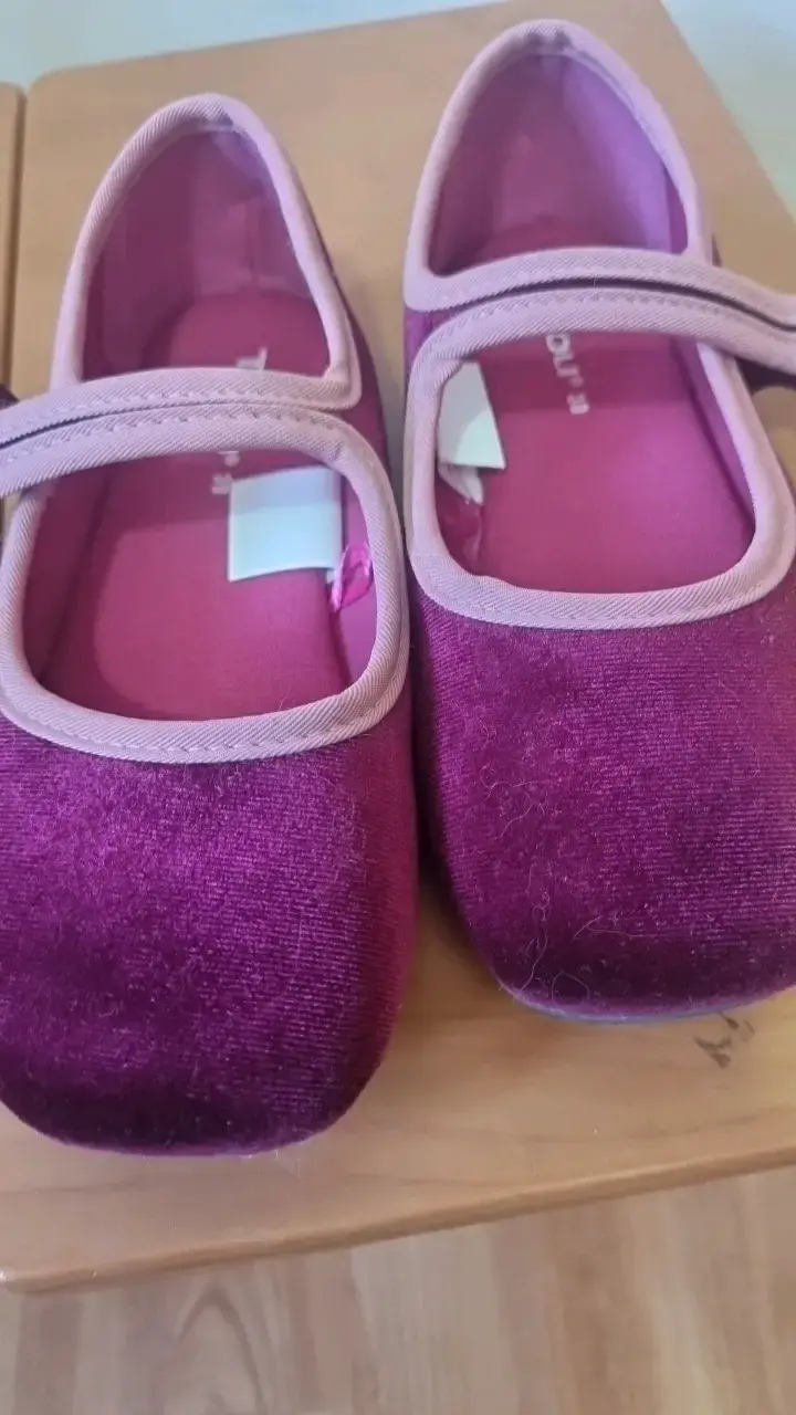 Zapatos de niña con diseño de Minnie y Daisy - 2