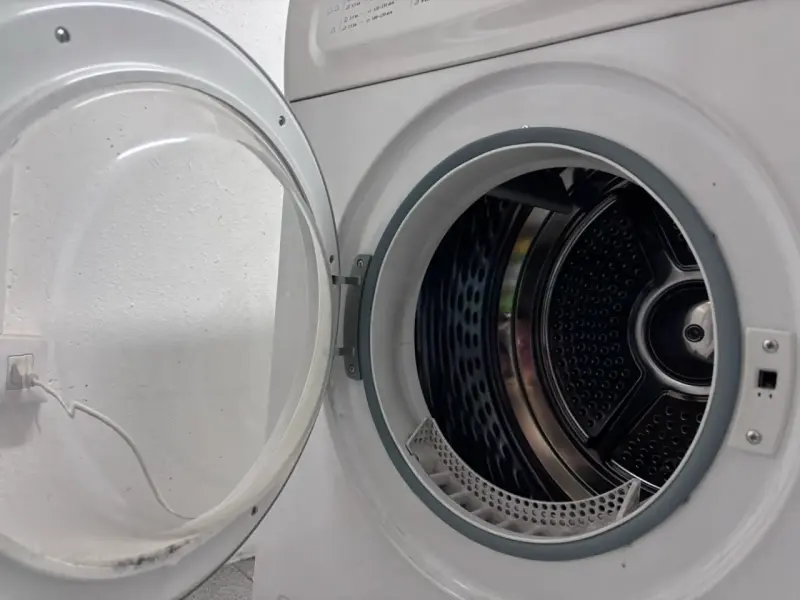 Secadora de Ropa Electrolux 6kg en Buen Estado - 2