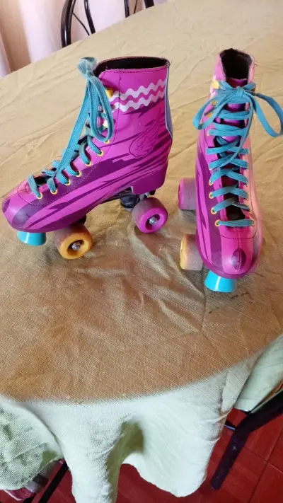 Patines de cuatro ruedas talla 38 - miniatura 2