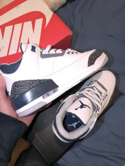 Zapatillas deportivas Air Jordan blancas y grises - miniatura 1