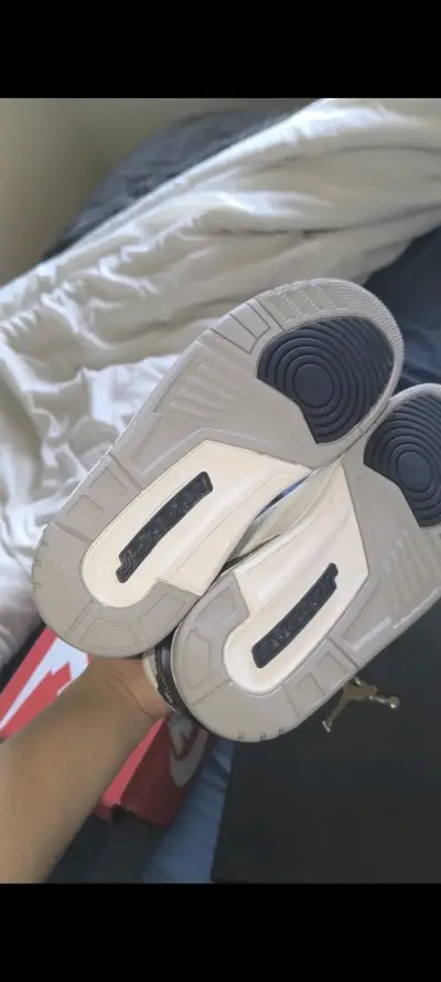 Zapatillas deportivas Air Jordan blancas y grises - miniatura 5