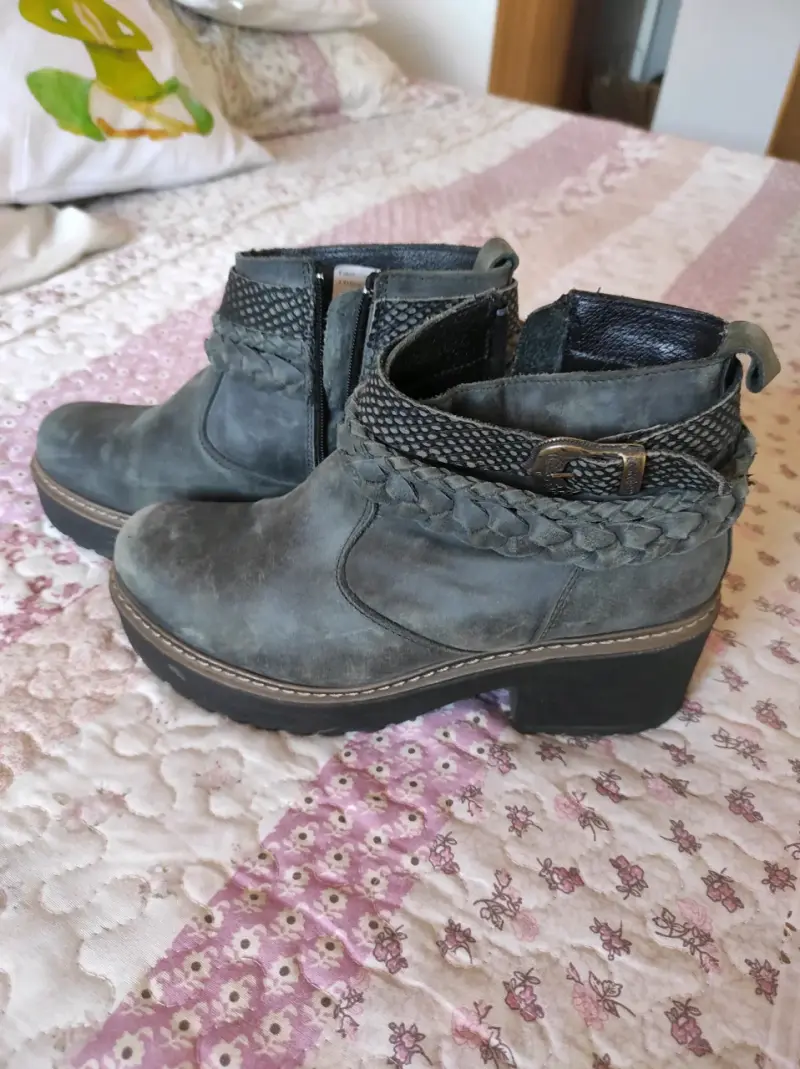 Botines de cuero gris con tacón grueso - 1
