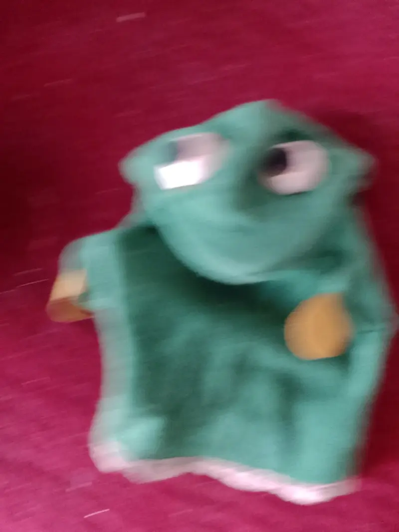 Títere de mano verde para niños