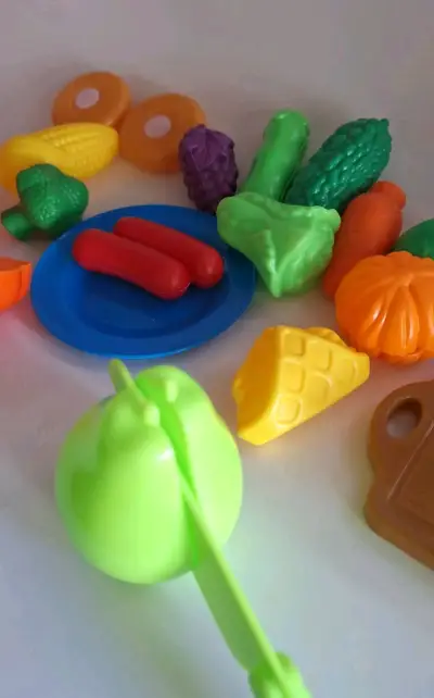 Set de juguetes de comida de plástico para niños - miniatura 1