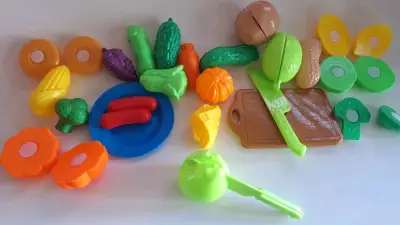 Set de juguetes de comida de plástico para niños - miniatura 3