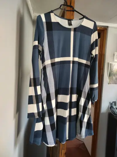 Vestido a cuadros azul y blanco de manga larga - miniatura 2