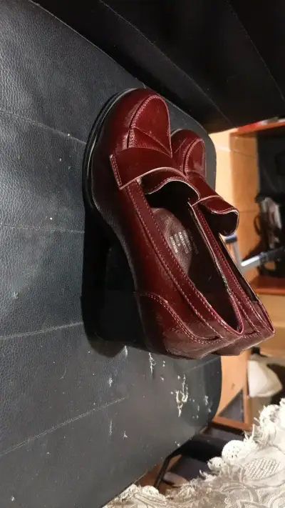 Zapatos de charol burdeos Gotta para mujer - miniatura 2