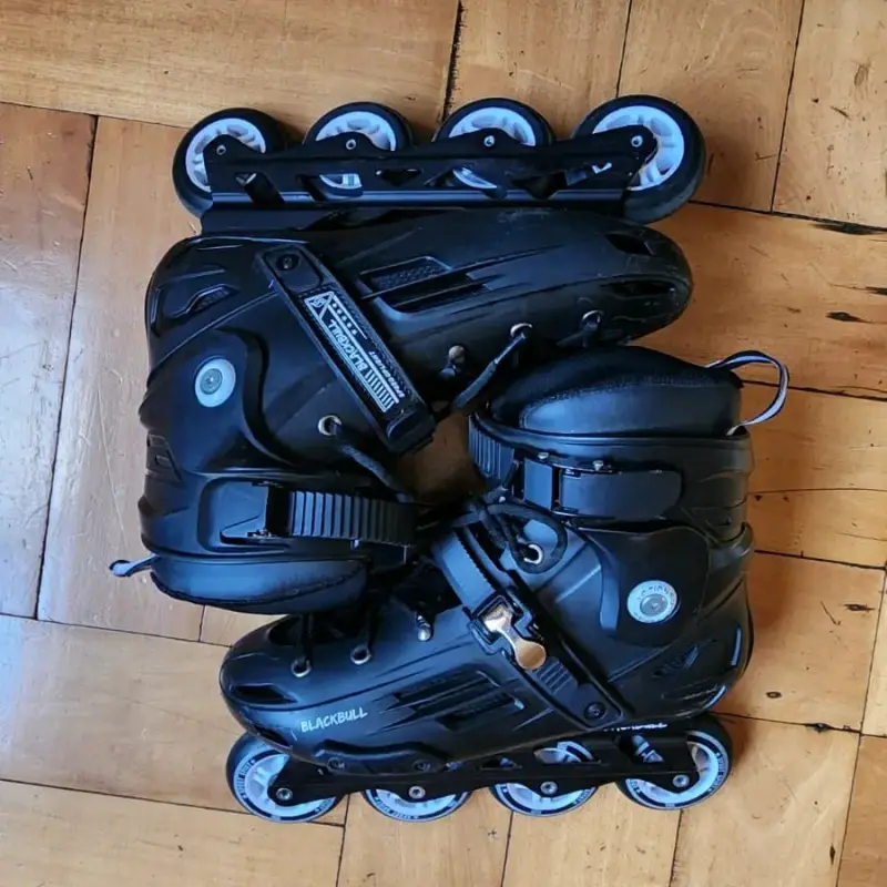 Pack de Patinaje con Patines Talla 43 y Casco - 2