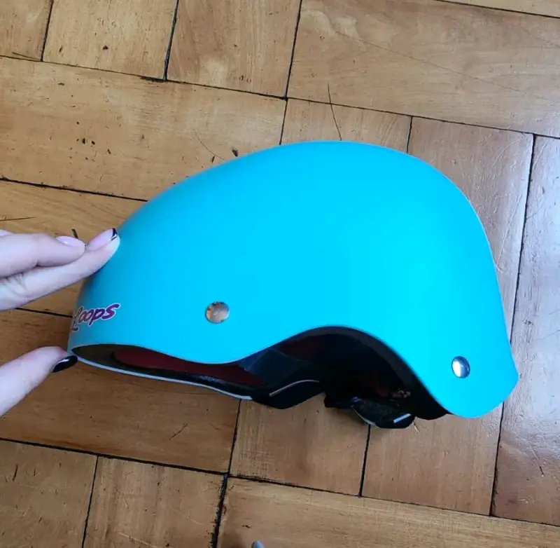 Pack de Patinaje con Patines Talla 43 y Casco - 4