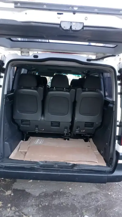 Furgón Mercedes-Benz Vito en buen estado - miniatura 2