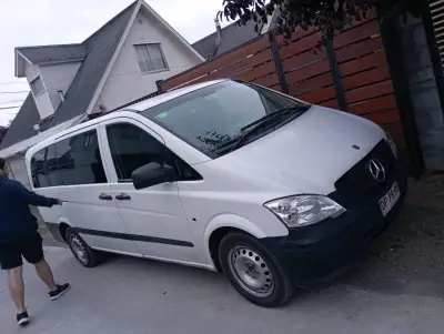 Furgón Mercedes-Benz Vito en buen estado - miniatura 4