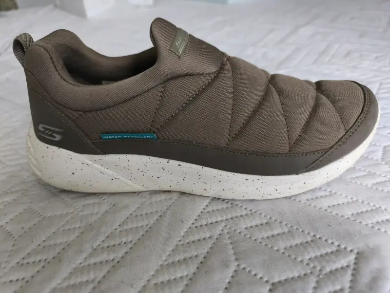 Zapatillas Skechers marrones impermeables - 1