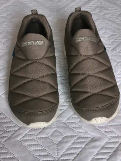 Zapatillas Skechers marrones impermeables - miniatura 2