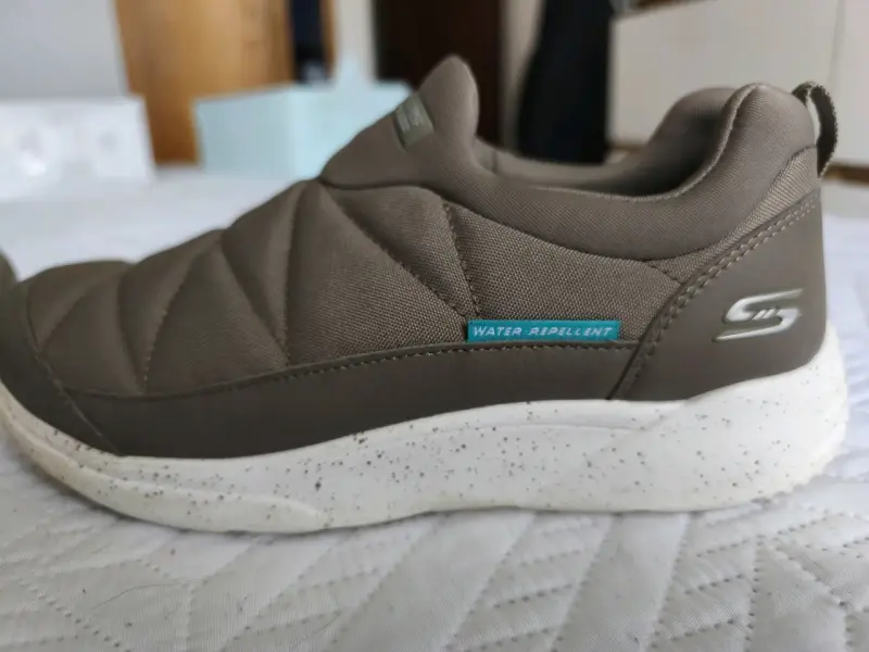 Zapatillas Skechers marrones impermeables - 4