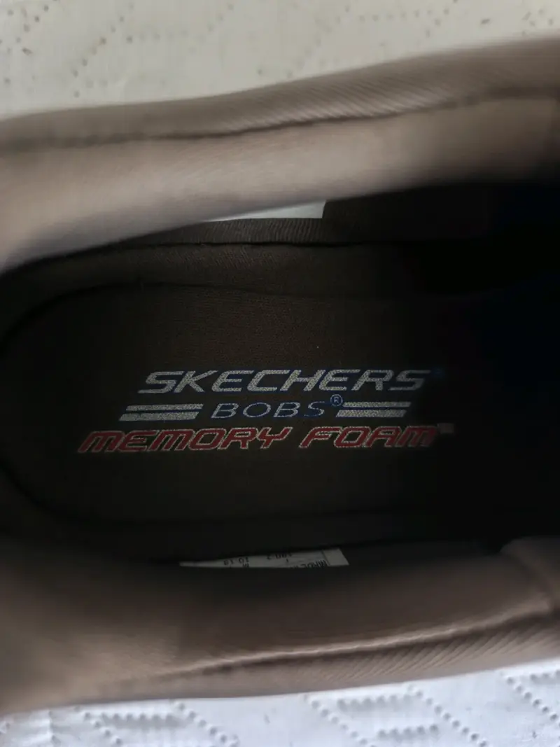 Zapatillas Skechers marrones impermeables - 6