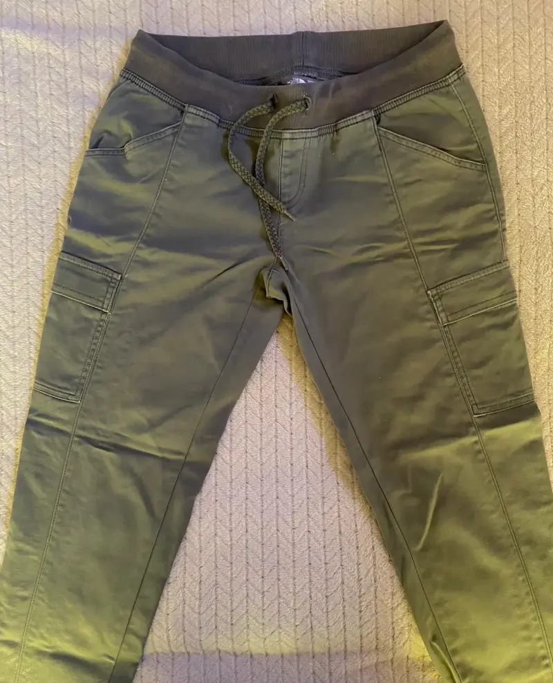Chaleco Jack Wolfskin y pantalones The North Face - 5