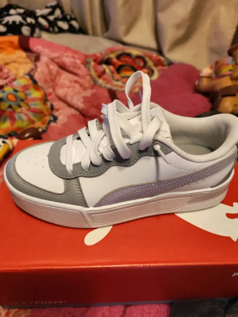 Zapatillas deportivas blancas y grises para niños - 1