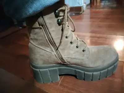 Botas de gamuza marrón con plataforma - miniatura 2