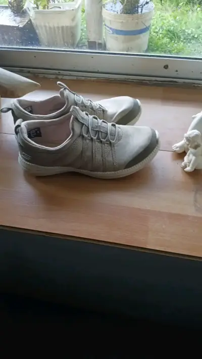 Zapatillas deportivas Skechers gris claro para mujer - miniatura 1