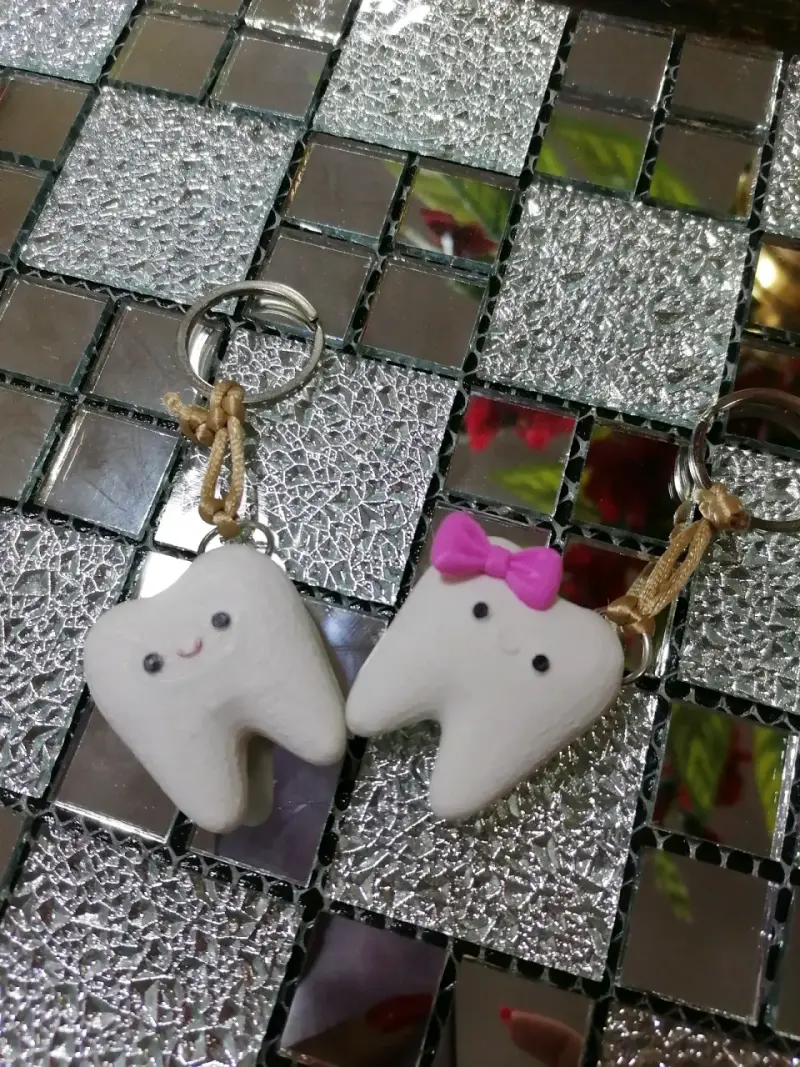Llavero de dientes impreso 3D con diseño adorable - 1