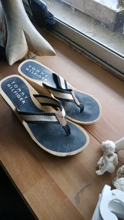 Sandalias Tommy Hilfiger con plataforma - miniatura 2