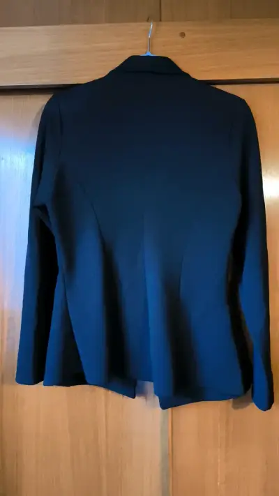 Blazer negro elegante para mujer - miniatura 2