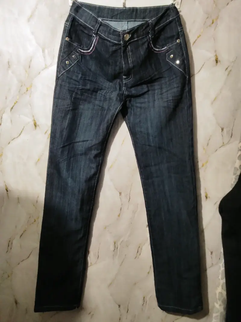 Jeans de mujer con diseño de alas y corazón - 2