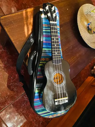Ukelele marca epic - miniatura 3