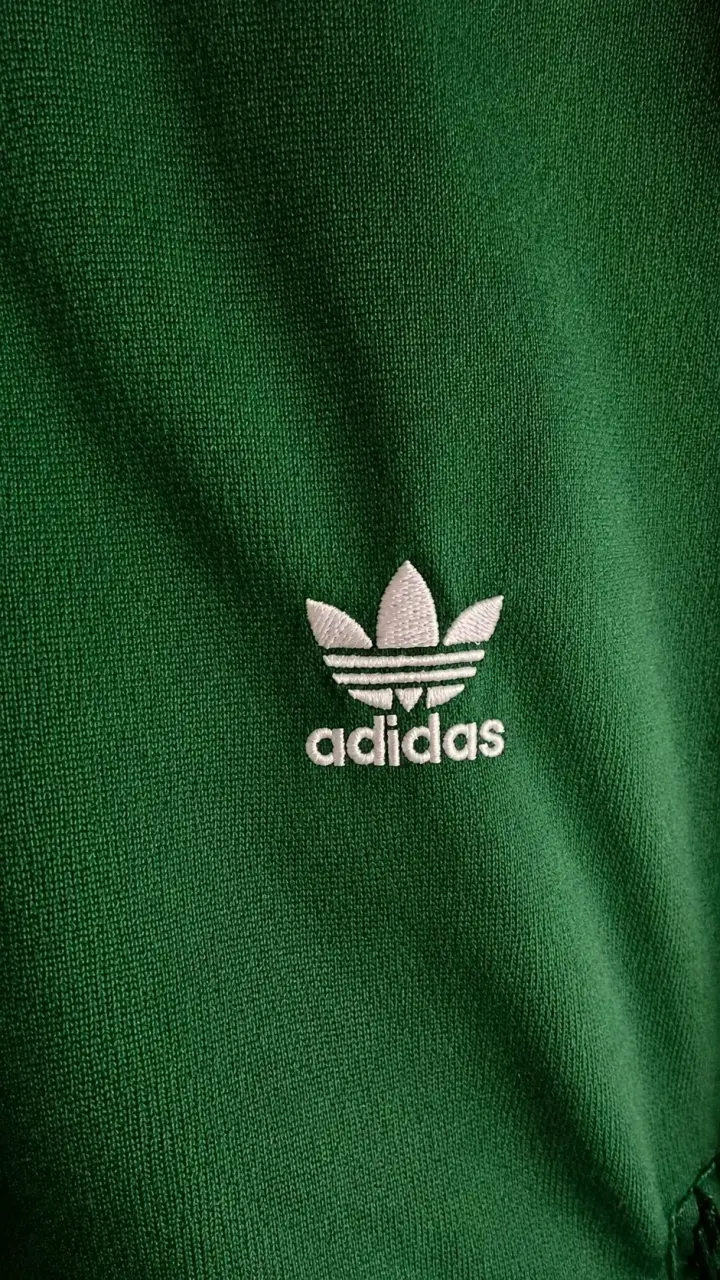 Chaqueta deportiva verde Adidas con logo - 3