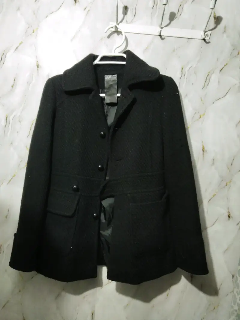 Abrigo negro para mujer - 3