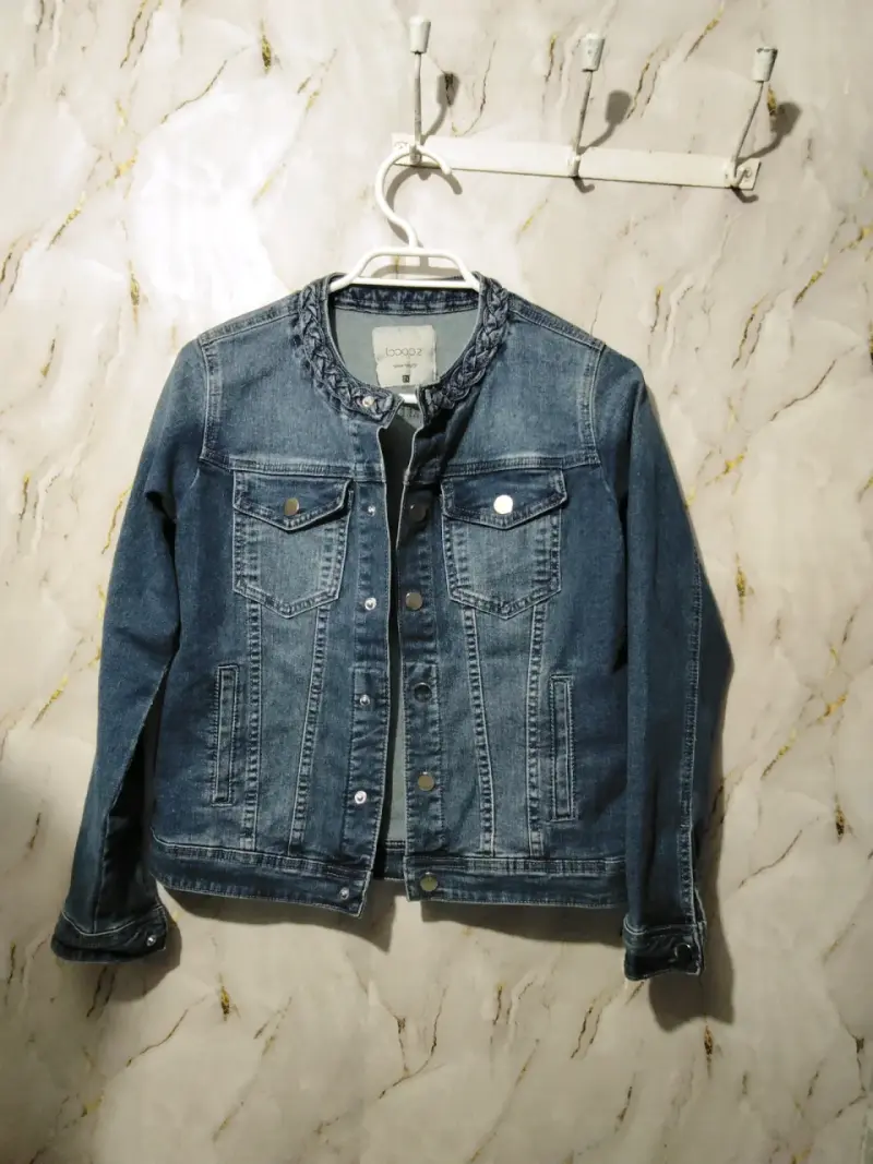 Chaqueta de mezclilla azul para mujer - 2