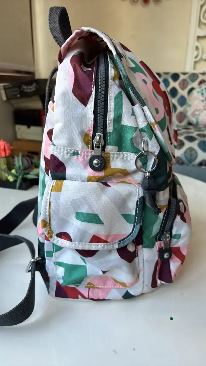 Mochila Kipling colorida - 3