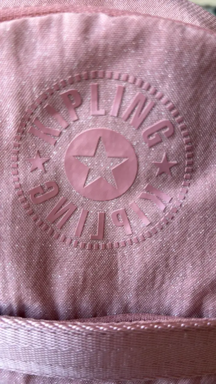 Mochila pequeña rosa Kipling con llavero - 4