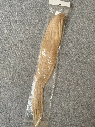 Extensión de cabello rubio largo con clip - miniatura 2