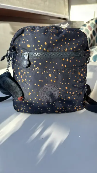 Mochila pequeña Kipling con diseño de puntos - miniatura 1