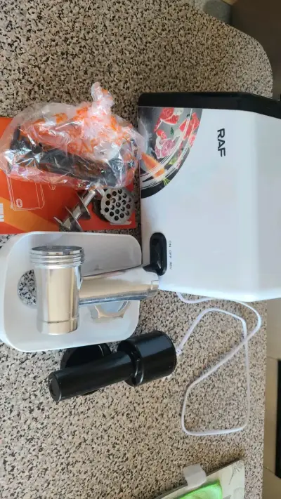 Picadora de carne eléctrica RAF con accesorios - miniatura 1