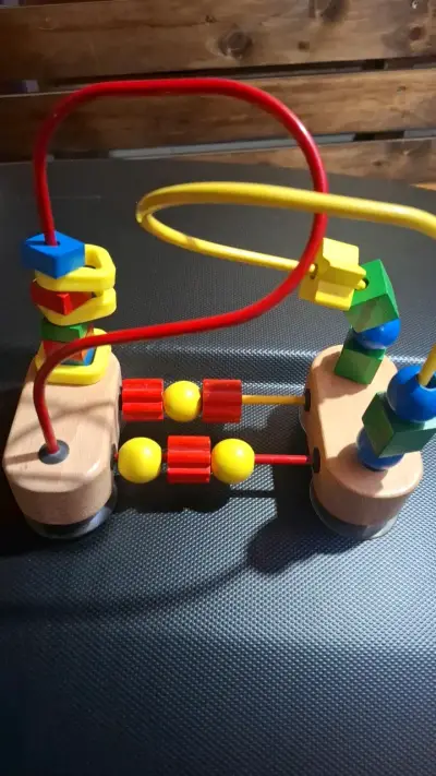 Ábaco de Madera para Niños con Cuentas de Colores - miniatura 1