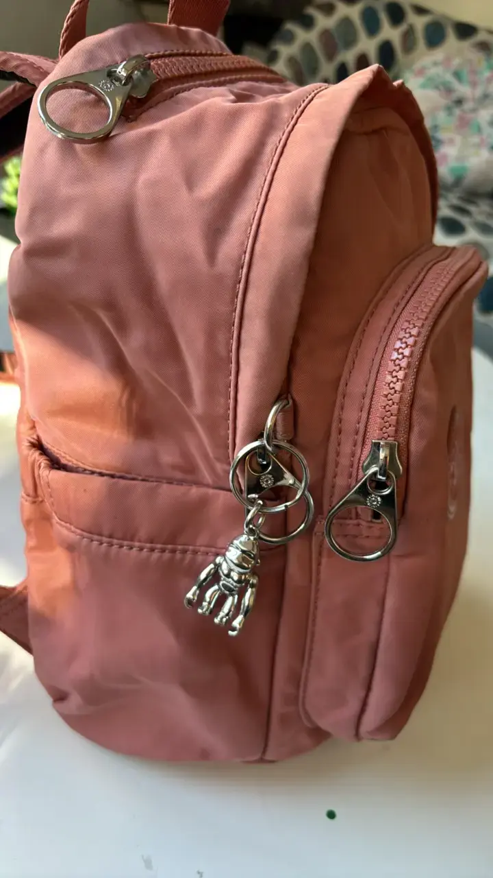 Mochila pequeña rosa Kipling con llavero - 2