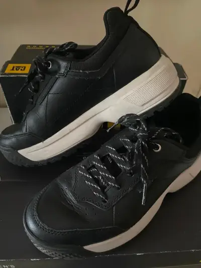 Zapatillas negras de cuero CAT para mujer - miniatura 2