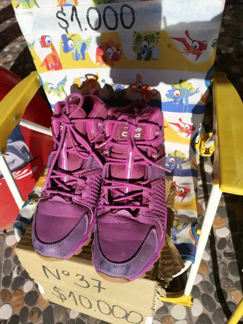 Zapatillas outdoor fucsias talla 37 - 2