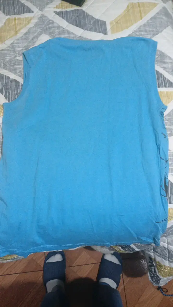 Polera sin mangas azul con diseño gráfico H&M - 2