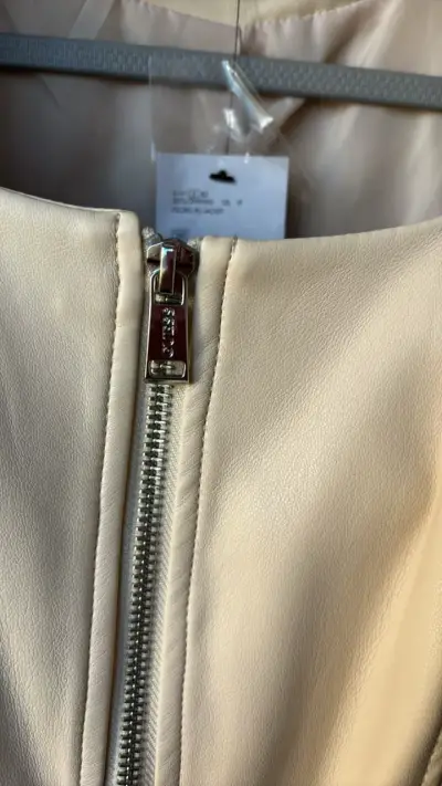 Chaqueta de ecocuero Guess Peplum - miniatura 4