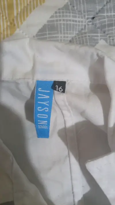 Camisa blanca escolar para niño - miniatura 2