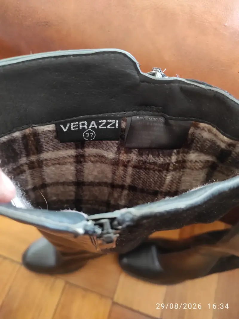 Botas negras de cuerina con tacón alto - 3
