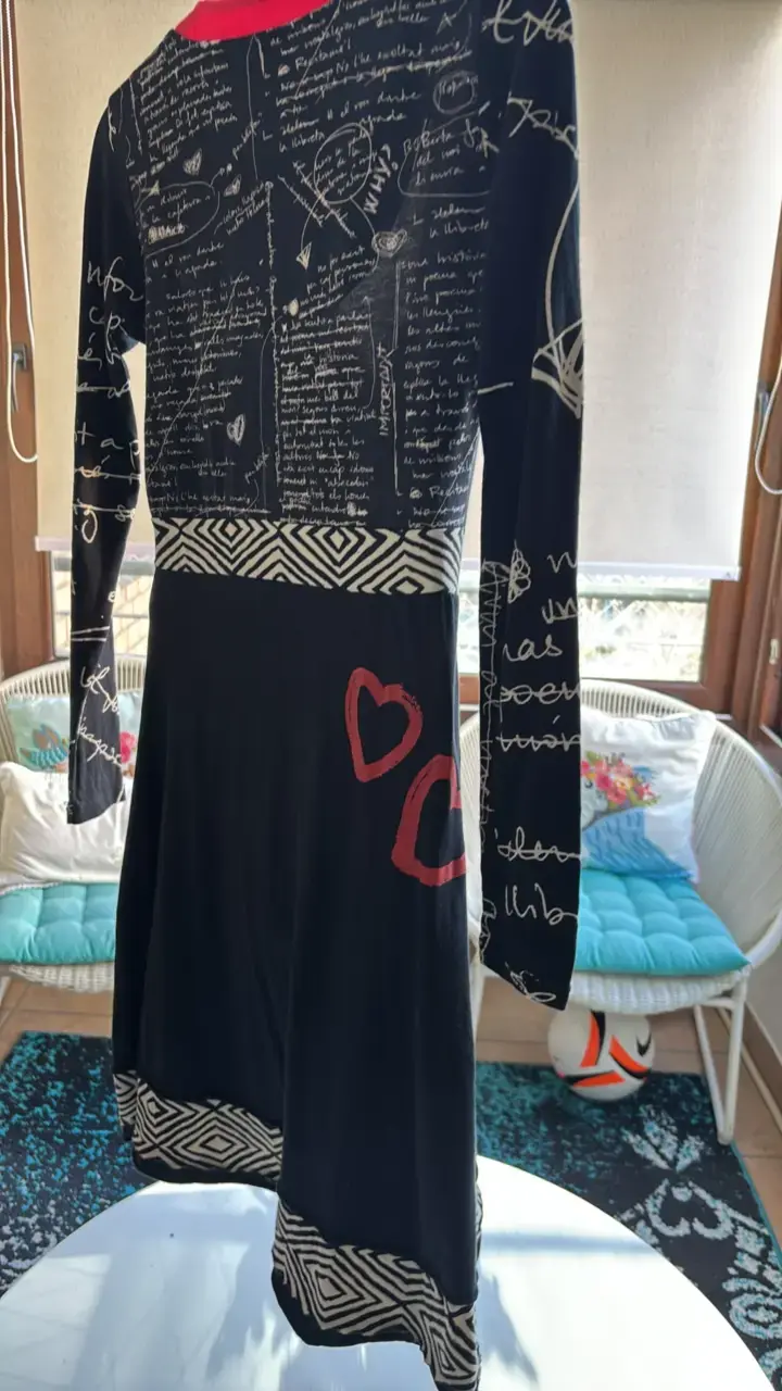 Vestido Desigual negro con rojo y lentejuelas - 4