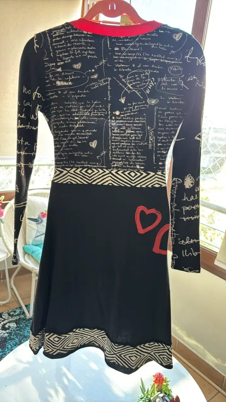 Vestido Desigual negro con rojo y lentejuelas - 5
